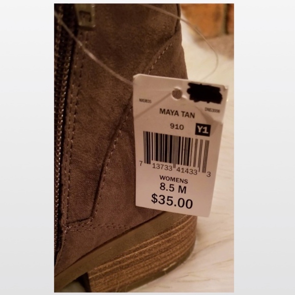 NWT Women's Comfortable Suede Ankle Boots - Picture 3 of 4